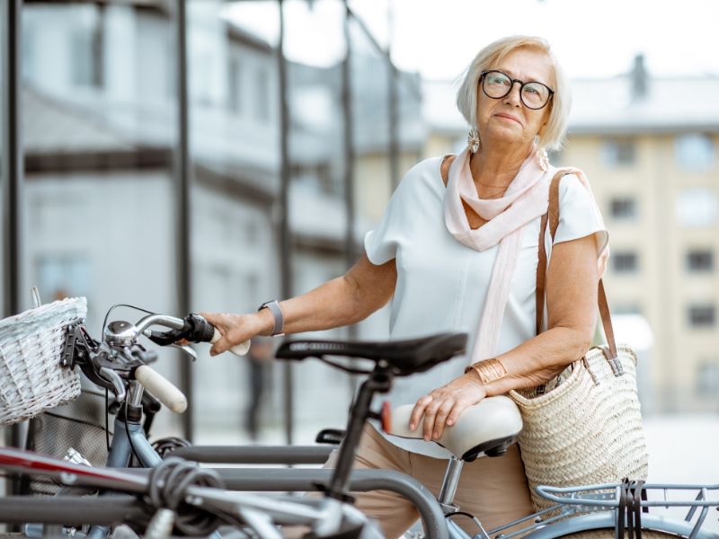 Jak urbanistyka i technologie mogą wspierać mobilność seniorów - AgeTech