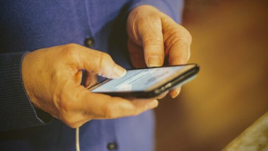 Age-Tech - rozwiązania mobilne seniorów