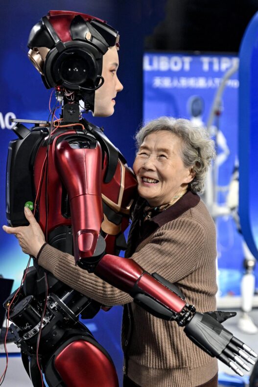 robot dla seniora - chiny - Xia Lan