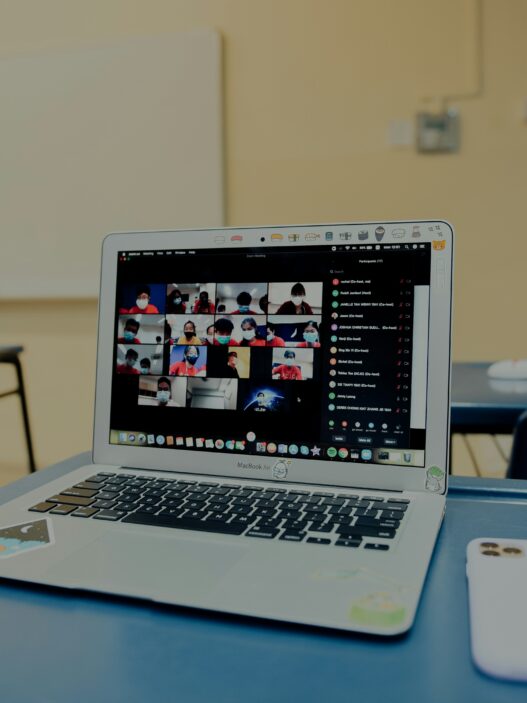 Platformy e-learningowe dla seniorów